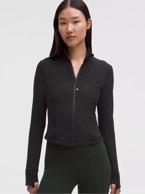 Lululemon define cropped jacket in black. Size 6